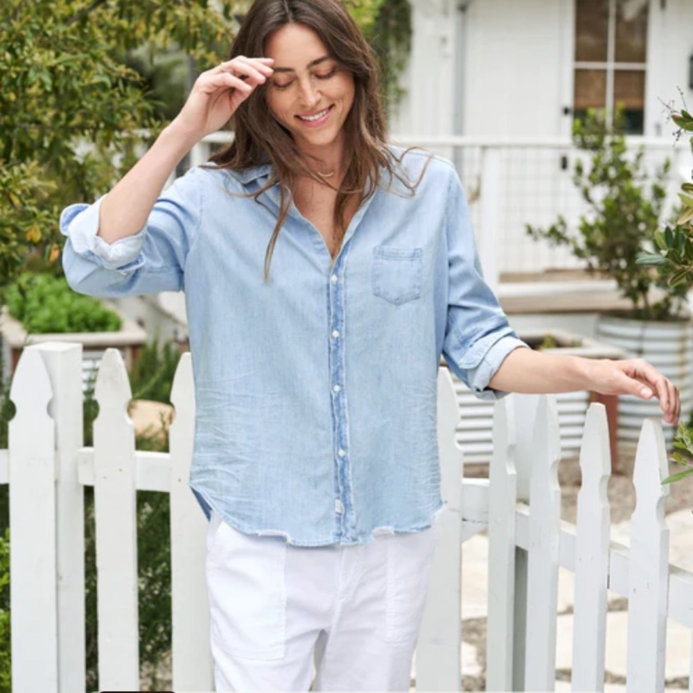Eileen Fisher Button Down Blouse “Eileen” in Light Denim Chambray